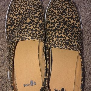 Sanuk pair o dice shoes